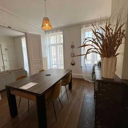 Bel Centre Gare Apartamento *